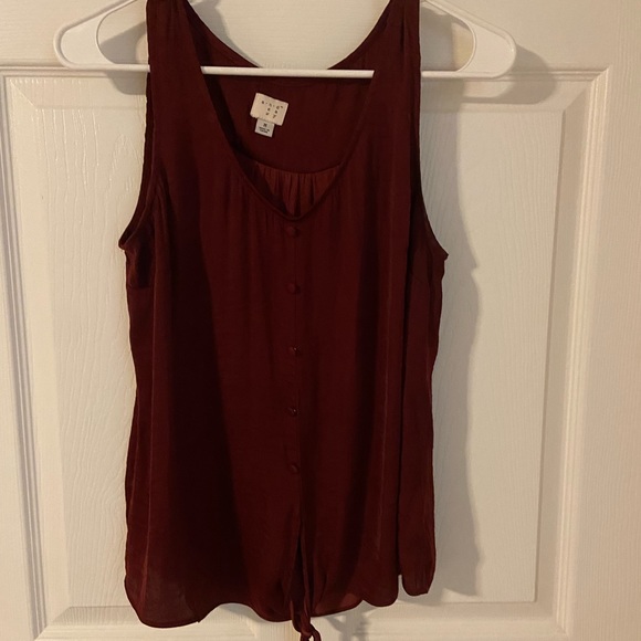 Sleeveless Burgundy Colored Top, Size Medium. - Picture 1 of 4